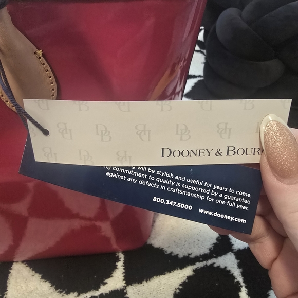 BRAND NEW Dooney and Bourke hot pink patent leather tote - Picture 4 of 10